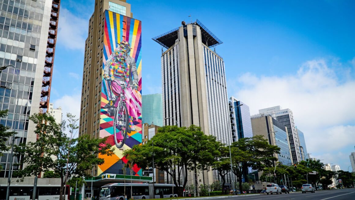 Pinheiros, um dos bairros mais charmosos e desejados de São Paulo, tem conquistado cada vez mais moradores em busca de uma vida urbana vibrante e com qualidade.