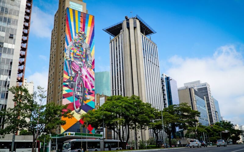 Pinheiros, um dos bairros mais charmosos e desejados de São Paulo, tem conquistado cada vez mais moradores em busca de uma vida urbana vibrante e com qualidade.