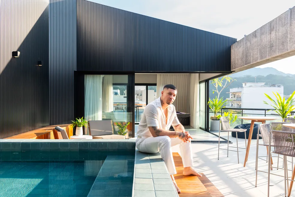 Filipe Ret abre cobertura de 230 m²