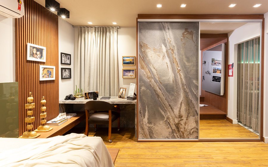 Quarto com móveis planejados modernos da marca Simonetto.