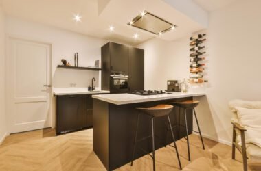 cozinha planejada sob medida para apartamento pequeno com moveis planejados