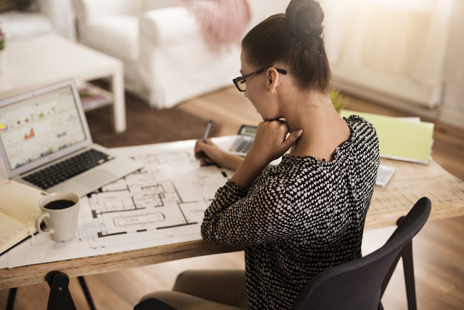 Fachada charmosa de loja de móveis planejados no Centro Comercial Alphaville.