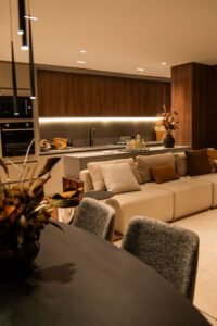 Vai mobiliar em Bauru? Dos Villaggios à Getúlio Vargas, auditamos as melhores lojas (Estoril, Nações, Centro) para garantir design, resistência ao calor e entrega garantida.