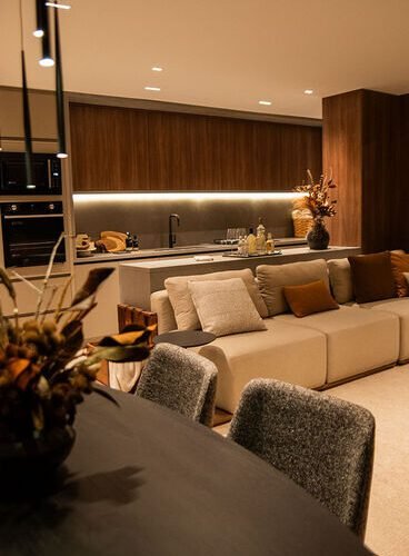 Vai mobiliar em Bauru? Dos Villaggios à Getúlio Vargas, auditamos as melhores lojas (Estoril, Nações, Centro) para garantir design, resistência ao calor e entrega garantida.