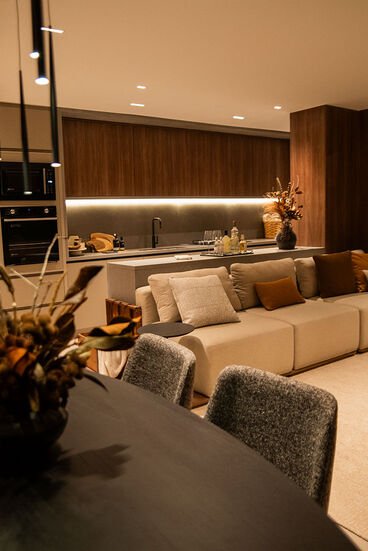 Vai mobiliar em Bauru? Dos Villaggios à Getúlio Vargas, auditamos as melhores lojas (Estoril, Nações, Centro) para garantir design, resistência ao calor e entrega garantida.