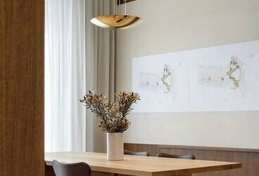 Vai mobiliar no Recreio? De Barra Bonita ao Riviera del Sol, auditamos as melhores lojas (Américas, Benvindo de Novaes) para garantir design e proteção total contra maresia.