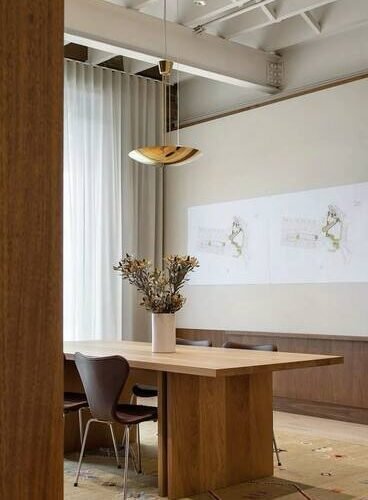 Vai mobiliar no Recreio? De Barra Bonita ao Riviera del Sol, auditamos as melhores lojas (Américas, Benvindo de Novaes) para garantir design e proteção total contra maresia.