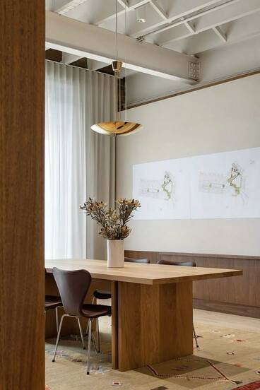 Vai mobiliar no Recreio? De Barra Bonita ao Riviera del Sol, auditamos as melhores lojas (Américas, Benvindo de Novaes) para garantir design e proteção total contra maresia.