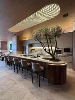 Vai mobiliar em SJC? Do Urbanova ao Jardim Aquarius, auditamos as melhores lojas (Av. São João, Vila Ema, Cassiano Ricardo) para garantir design, preço justo e entrega sem erros