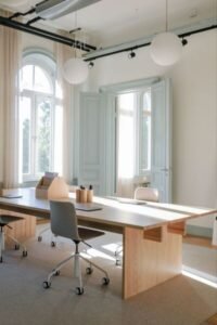 Vai mobiliar em Ribeirão? Da Fiúsa ao Olhos d'Água, auditamos as melhores lojas (Independência, Sumaré, Bonfim) para garantir design, resistência ao calor e entrega garantida.