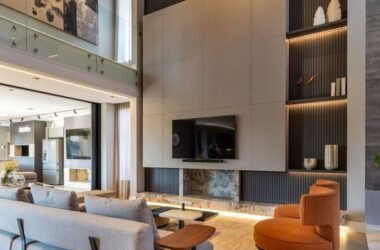 Vai mobiliar na Tijuca? Da Saens Peña à Afonso Pena, auditamos as melhores lojas (Conde de Bonfim, Maracanã, Haddock Lobo) para garantir design, preço justo e entrega real.