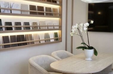 Vai mobiliar no Leblon? Da Delfim Moreira à Ataulfo de Paiva, auditamos as melhores lojas para garantir design de grife e proteção total contra maresia. Guia atualizado 2026.