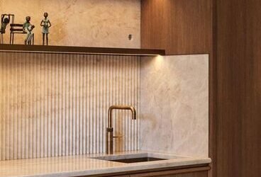 Vai mobiliar em Nova Iguaçu? Do Bairro da Luz ao Jardim Iguaçu, auditamos as melhores lojas (Via Light, Centro) para garantir design, preço justo e entrega sem erros.