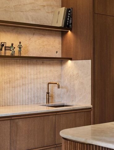 Vai mobiliar em Nova Iguaçu? Do Bairro da Luz ao Jardim Iguaçu, auditamos as melhores lojas (Via Light, Centro) para garantir design, preço justo e entrega sem erros.