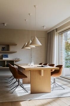 Vai mobiliar em BH? De Lourdes ao Belvedere, auditamos as melhores lojas de móveis planejados (Silviano Brandão, Nova Lima, Savassi) para garantir design, preço justo e entrega real.