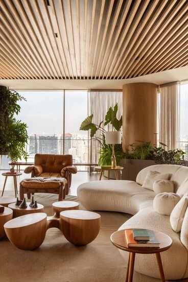 Vai mobiliar em Uberlândia? Do Santa Mônica ao Gávea, auditamos as melhores lojas de móveis planejados (Rondon Pacheco, Fundinho) para garantir design e entrega real.