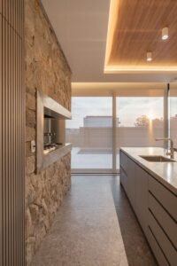 Vai mobiliar em Maringá? Da Zona 01 aos Alphavilles, auditamos as melhores lojas de luxo para garantir design de elite e entrega garantida. Guia atualizado 2026.