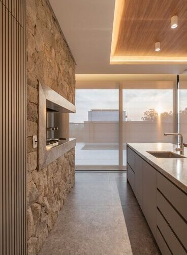 Vai mobiliar em Maringá? Da Zona 01 aos Alphavilles, auditamos as melhores lojas de luxo para garantir design de elite e entrega garantida. Guia atualizado 2026.