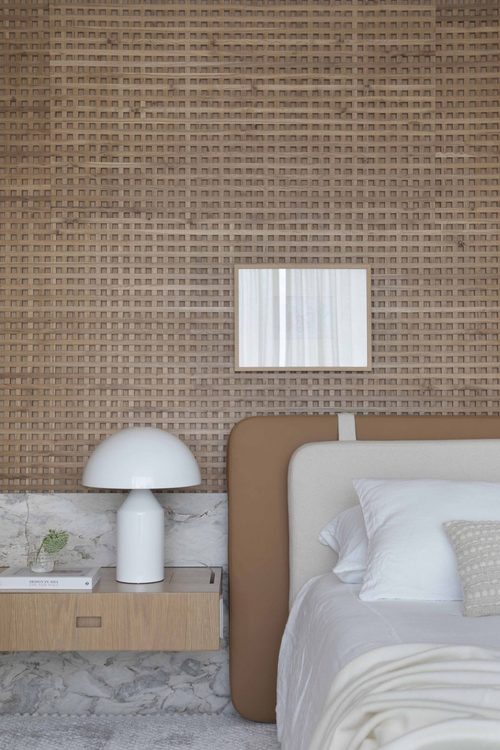 Detalhe de janela minimalista com perfil de alumínio reduzido e vidro de alto desempenho térmico. Tendência de arquitetura 2026.